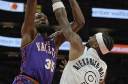 九游直播-活塞客场逆袭，惊险击败对手携手晋级的简单介绍