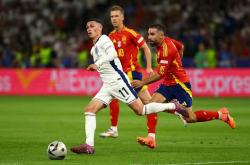 九游平台-紧张对决！欧洲足球赛事争夺激烈的简单介绍