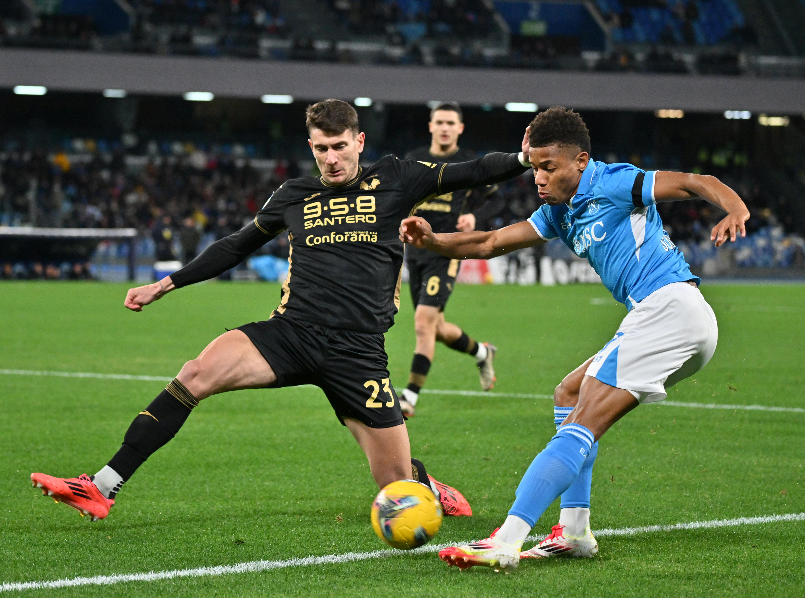 队伍实力对决，谁能占据上风？比赛即将展开！的简单介绍