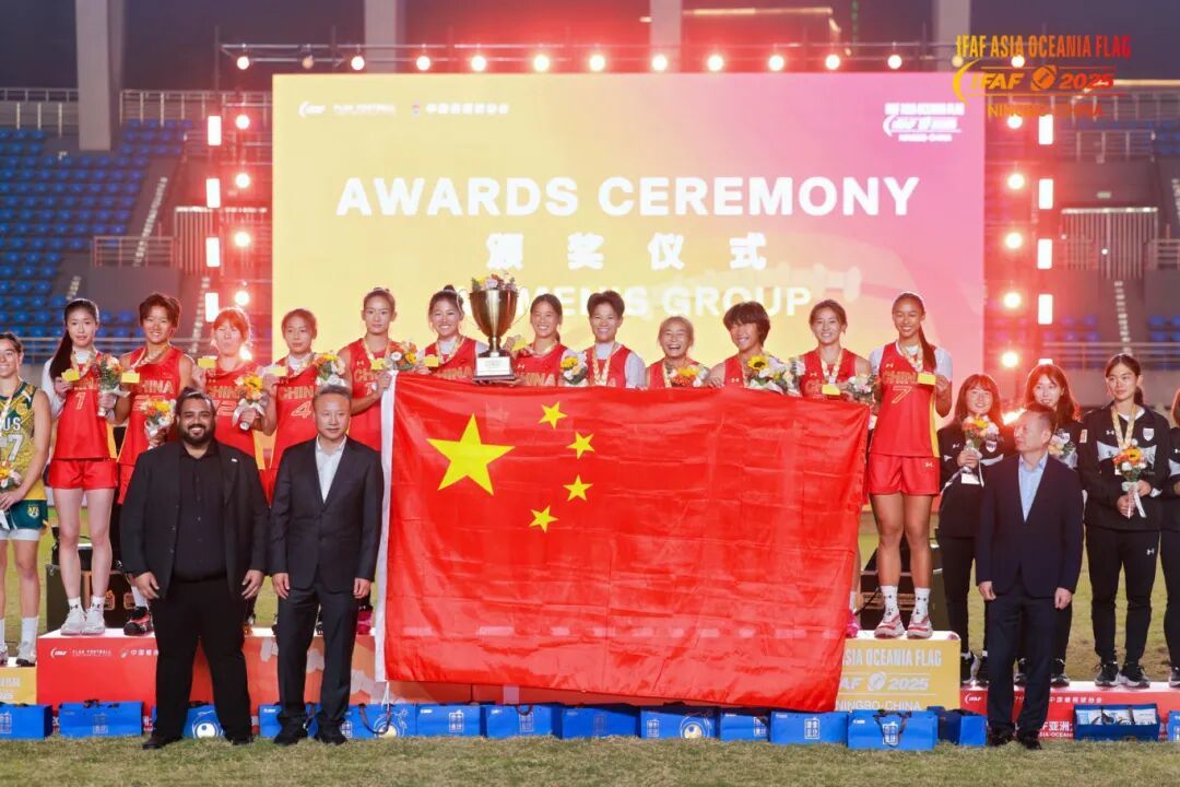 国内足球赛事激烈角逐，球员们为荣誉而战的简单介绍