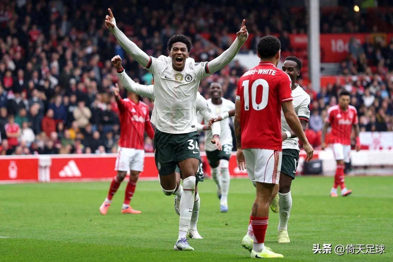 阿贾克斯主场逆袭,晋级欧冠四强的简单介绍 阿贾克斯主场逆袭,晋级欧冠四强的简单介绍